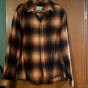 Men’s long sleeve plaid button up shirt